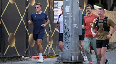 Merak Edilen Görüntü Geldi: Macron Sabah Saatlerinde O Parktaydı