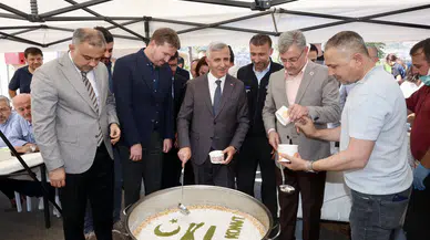Vali Ünlüer Aşure Programında Vatandaşlarla Buluştu