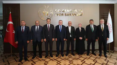 AK Parti Kahramanmaraş Heyeti Bakan Bak ile Spor Yatırımlarını Görüştü