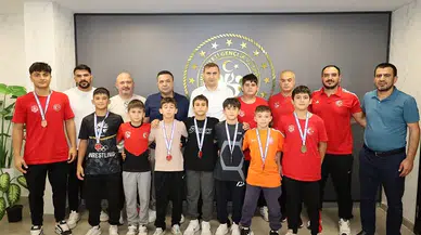 Kahramanmaraşlı Minik Güreşçilerden İl Müdürü Yasin Özdemir'e Ziyaret