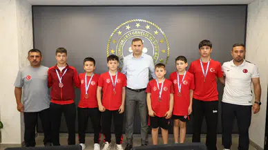 Minik Türkiye Şampiyonası Dereceye Giren Sporculardan İl Müdürü Yasin Özdemir'e Ziyaret