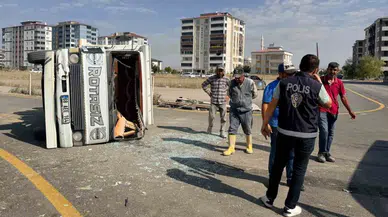 Kahramanmaraş Elbistan’da Kamyon Devrildi: 2 Yaralı