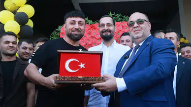 Mehmet Akpınar, Oto Ekspertiz Açılışına Katıldı