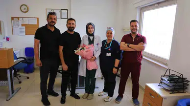 Kahramanmaraş'ta Kendisini İki Kez Hayata Döndüren Doktoruna Çiçekle Teşekkür Etti