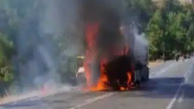 Kahramanmaraş’ta Seyir Halindeki Kamyon Alev Aldı