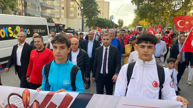 Kahramanmaraş’ta Amatör Spor Haftası İçin Kortej Yürüyüşü