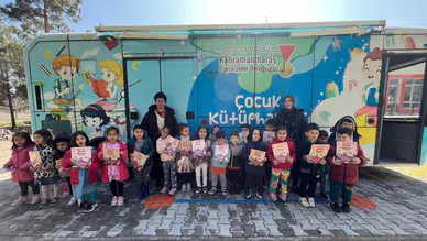 Kahramanmaraş’ta mobil kütüphane seferberliği! Yüzlerce çocuk kitapla buluştu