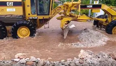 Andırın'da Şiddetli Sağanak Yağış Sele Dönüştü