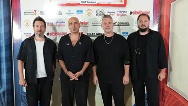 Gripin, Kahramanmaraş'ta Unutulmaz Bir Konserle Müzikseverleri Coşturdu