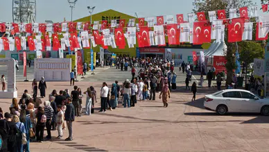 Kahramanmaraş'ta Şermin Yaşar'a yoğun ilgi