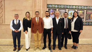 Tiyatro Sezonu Sanatseverlerin Yoğun İlgisiyle Başladı