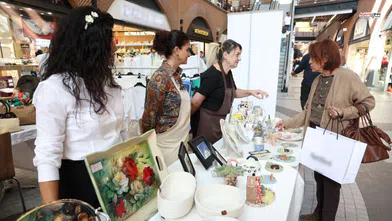 Kadın emeği AVM'de taçlandı öğretmenler Günü'ne özel sergi