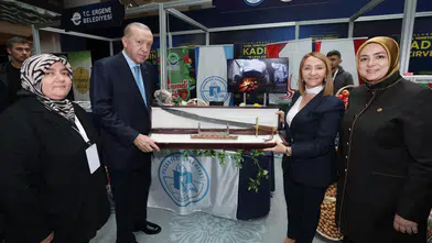 Cumhurbaşkanı Erdoğan'a Başkan Tekin'den özel hediye