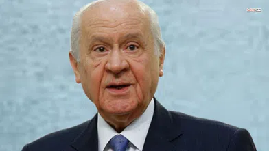 Devlet Bahçeli'den MYK Üyesine Klasik Otomobil Hediye