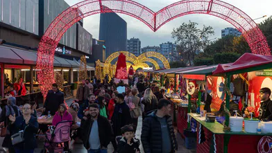 Sayapark'ta Yılbaşı Coşkusu Devam Ediyor