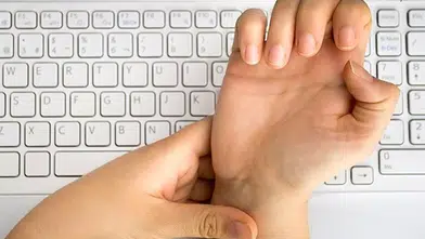 Bilgisayar başında uzun zaman geçirenler dikkat