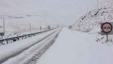 Kahramanmaraş–Göksun karayolu kar ve tipi nedeniyle trafiğe kapandı