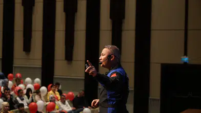 İlk Türk Astronot Gezeravcı Çocuklarla Buluştu