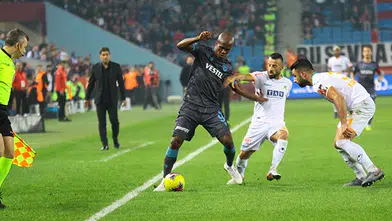 Alanyaspor Trabzonspor Maçında İlk Yarı Sessiz Geçti