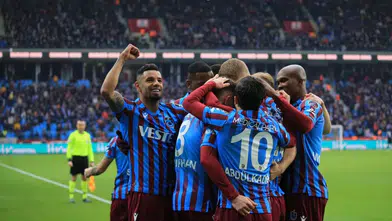 Trabzonspor Sahasında Şokta: Göztepe Trabzon’u Sessizliğe Gömüyor