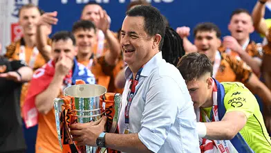 Acun Ilıcalı’nın Hull City’si Premier Lig’e yükseldi