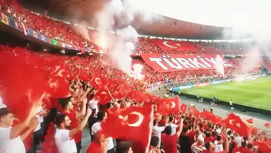 A Milli Takım İçin "Siz Hepiniz Biz Türkiye" Marşı
