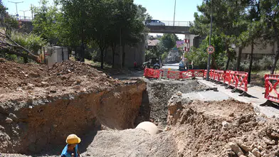 Akdere Caddesi'nde Altyapı Yenileme Çalışmaları Sürüyor