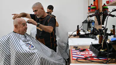 Emekli Kafe'de kuaför ve berber hizmeti başladı