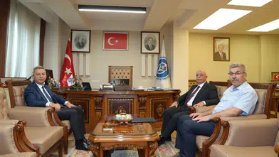 İstiklal Bilim ve Teknoloji Üniversitesi’nde Rektörler Buluştu