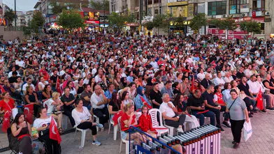 Filenin Sultanları'nın Avrupa Şampiyonluğu Maltepe'de dev ekranda kutlandı