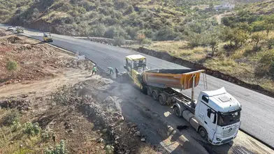 Türkoğlu kırsalında 5 kilometrelik yol yenileniyor