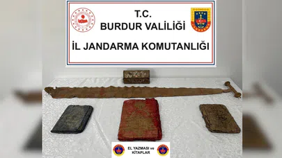 Tarihi eser kaçakçılığı operasyonunda 3 kitap ve eser ele geçirildi