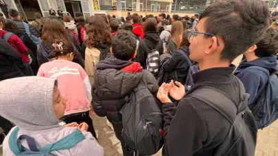 Öğrencilerden Kaybettikleri Arkadaşları ve Öğretmeni İçin Dua Ettiler