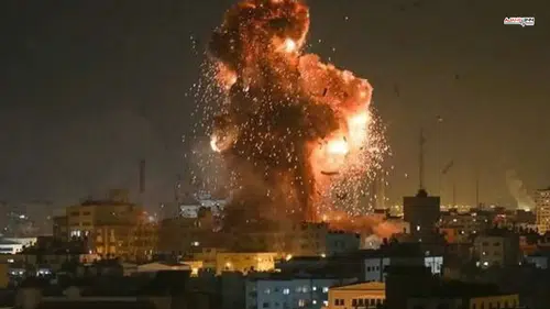 İran, ABD ve İsrail'i vurdu