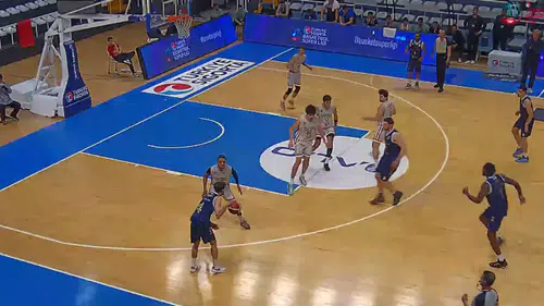 Kipaş İstiklalspor İlk Yarıda Kıl Payı Öne Geçti