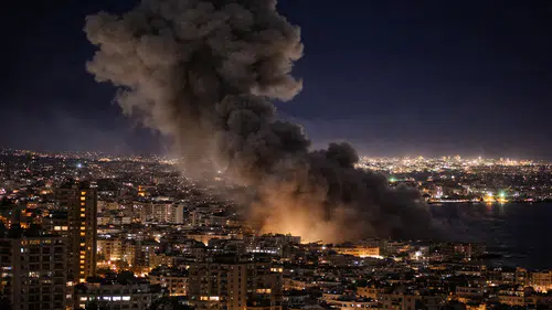 Beyrut Semalarında Patlamalar Peş Peşe Kaydedildi