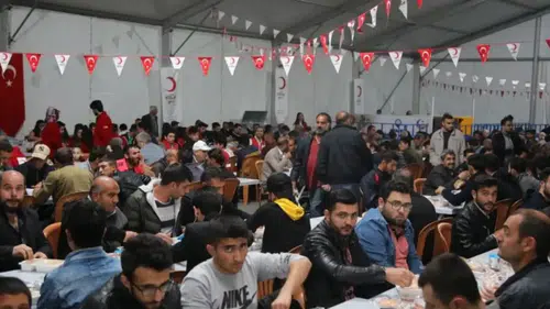 “İlçemde İftar Var” programının yeni durağı Çağlayancerit oldu