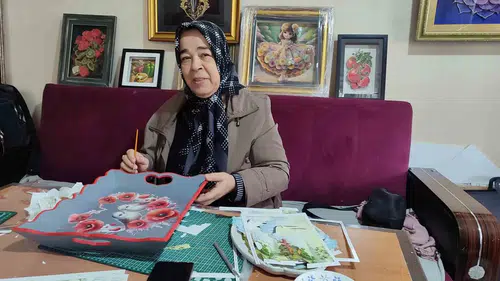 Yaşlı Kadın Katıldığı Kurslarla Hayatına Neşe ve Huzur Getirdi