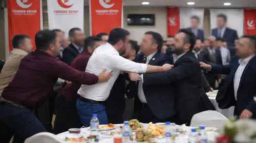 İftar Programında Gerginlik: Partililer Arasında Tartışma