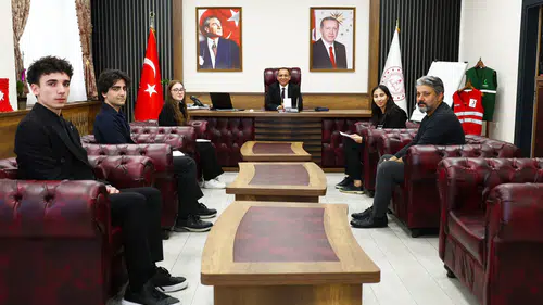 Fen Lisesi Öğrencilerinden Müdür Baydur ile Röportaj