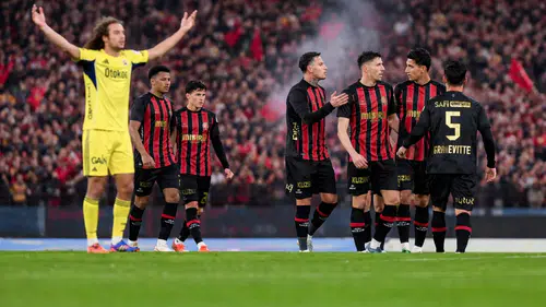 Fenerbahçe Zirve Yarışında Darbe Aldı