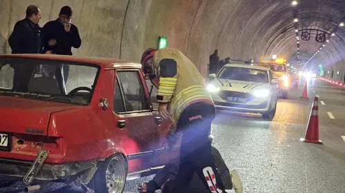 Necip Fazıl Tüneli’nde Maddi Hasarlı Kaza Meydana Geldi