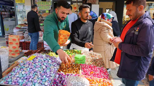 Tarihi Kapalı Çarşı'da Bayram Alışverişi Yoğunluğu Zirveye Ulaştı
