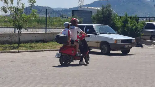 İstiklalspor’a Erken Destek: Baba Oğul Tribünde