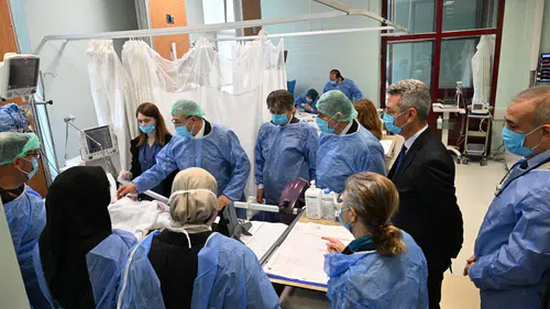 "Milletvekilleri, Yaralı Öğrencileri Ziyaret Ederek Geçmiş Olsun Diledi"