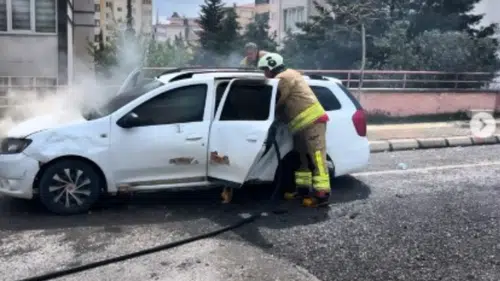 Araç Yangını Kısa Sürede Kontrol Altına Alındı