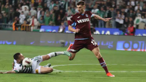 Konyaspor İlk Yarıda Fırtına Gibi Esti: 2-0