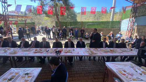 Başımızda Çok Güzel Bir Adam Var