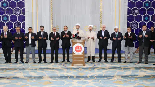 Hac Yolculuğunun İlk Kafilesi Dualarla Uğurlandı