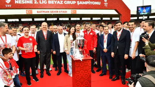 Batman Petrolspor Şampiyonluk Kupasını Görkemli Törenle Aldı